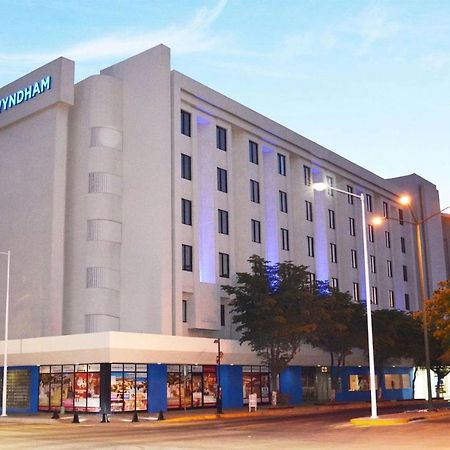 Wyndham Executivo Culiacán Екстериор снимка