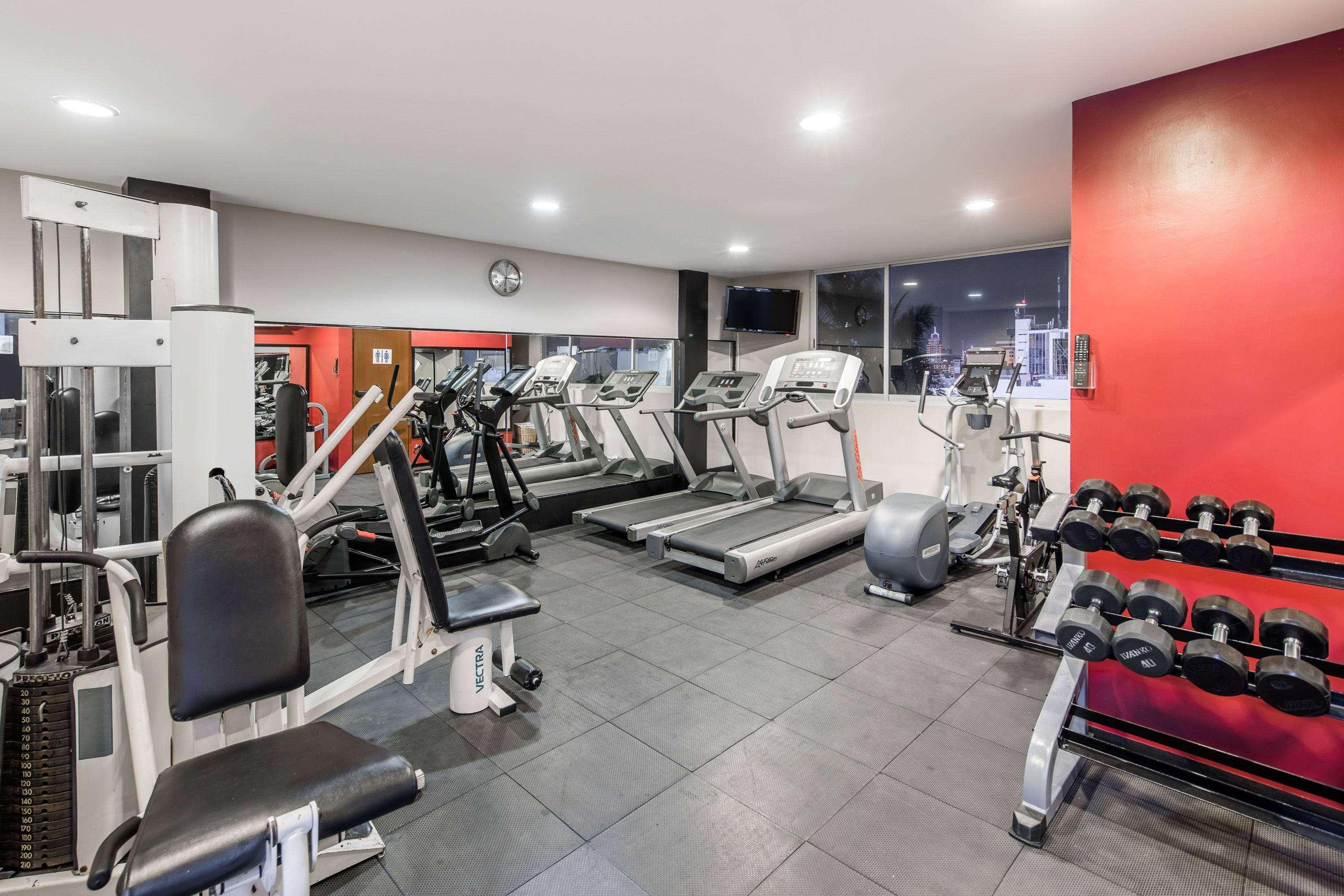 Wyndham Executivo Culiacán Екстериор снимка