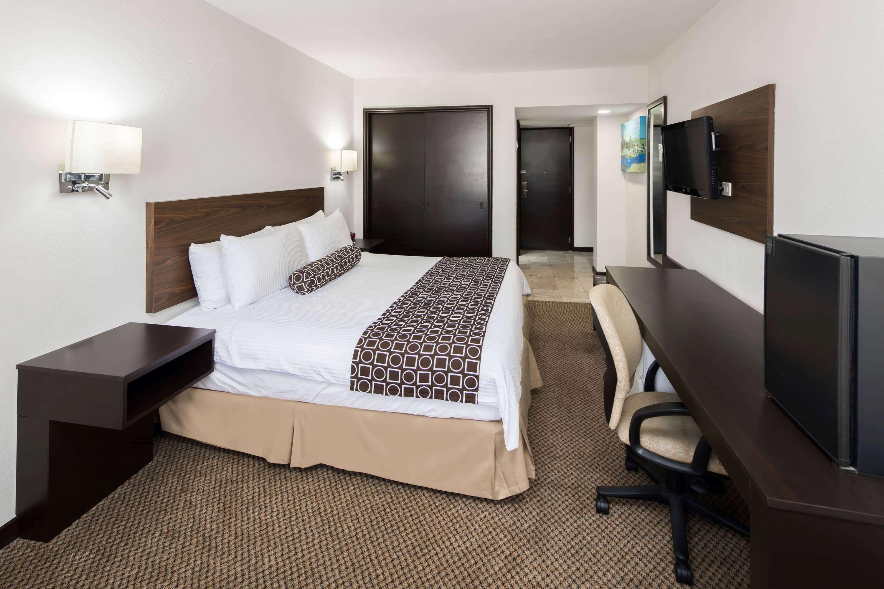 Wyndham Executivo Culiacán Екстериор снимка
