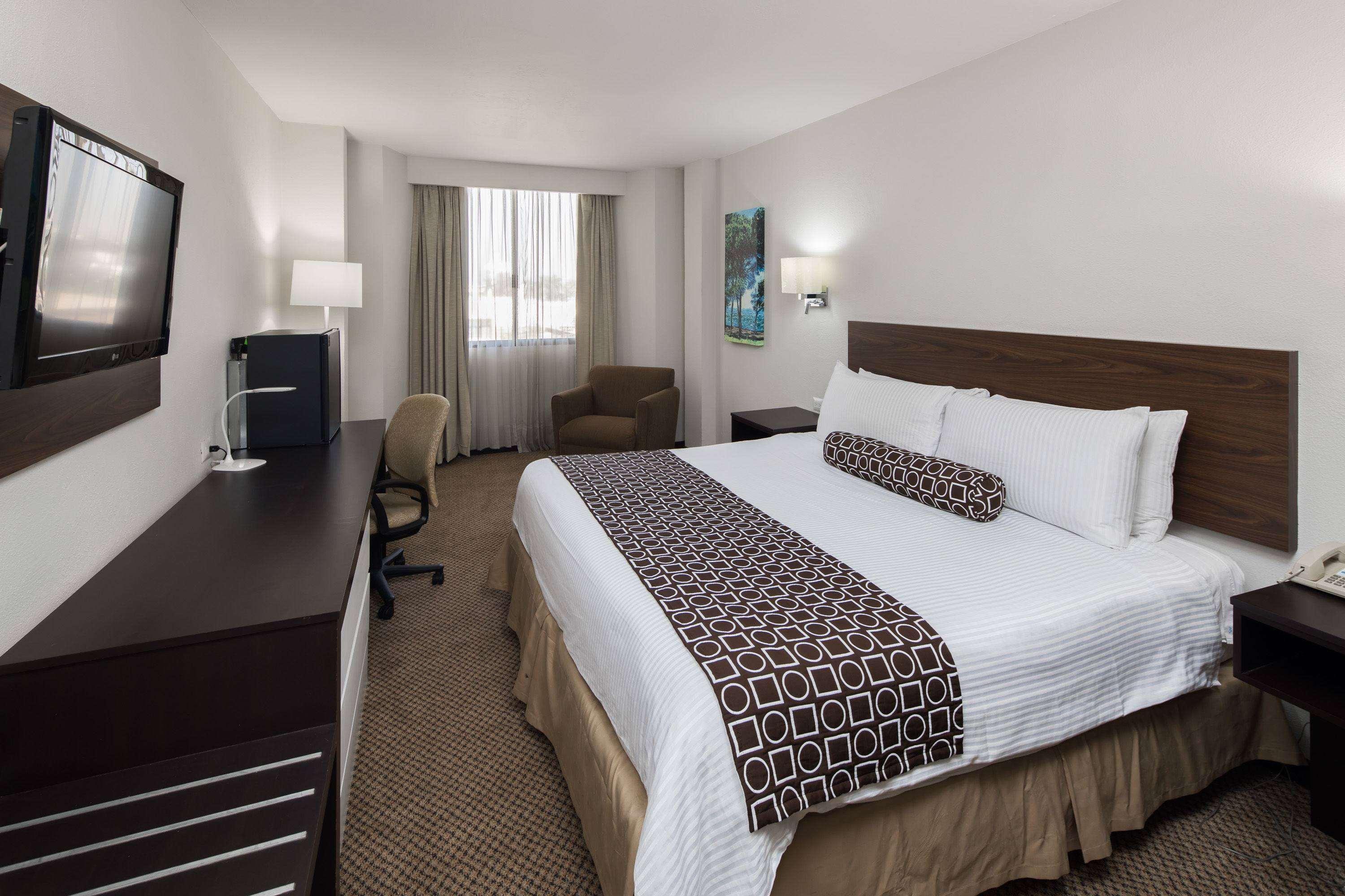 Wyndham Executivo Culiacán Екстериор снимка