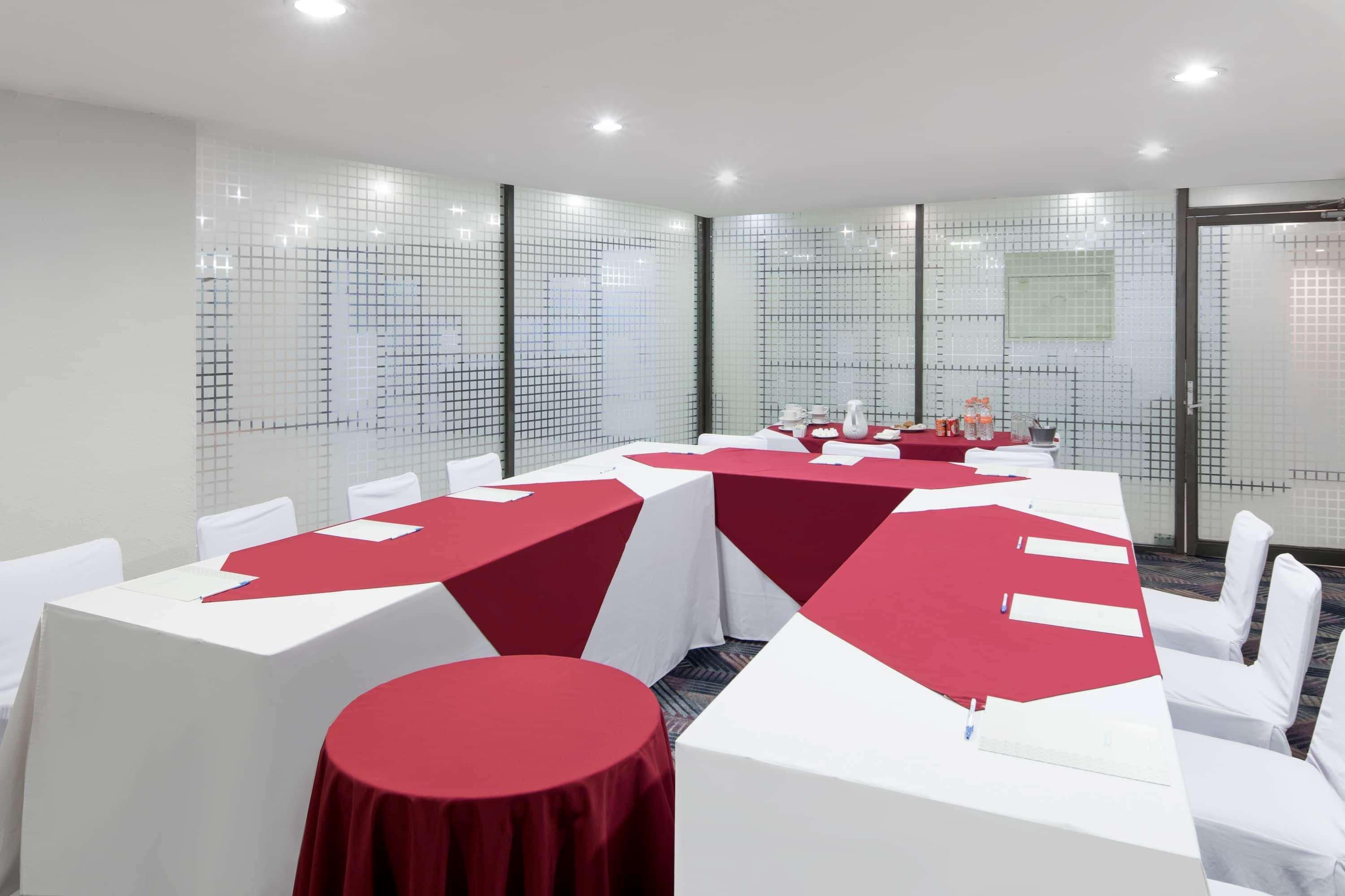 Wyndham Executivo Culiacán Екстериор снимка