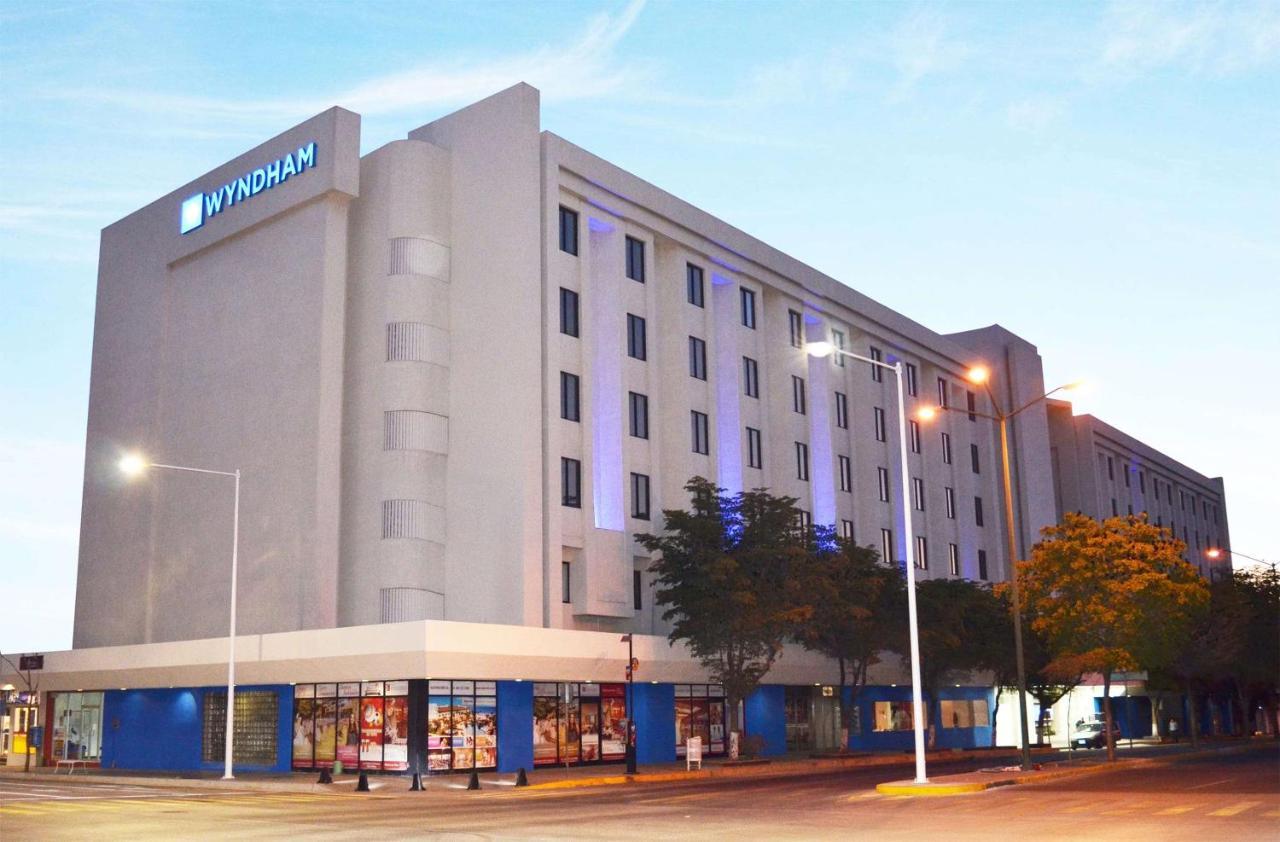 Wyndham Executivo Culiacán Екстериор снимка