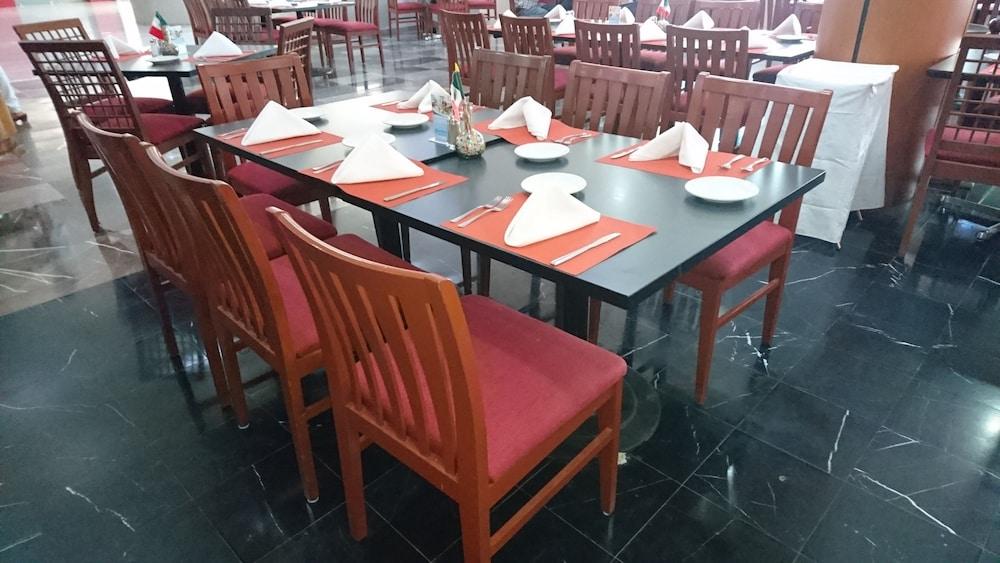 Wyndham Executivo Culiacán Екстериор снимка