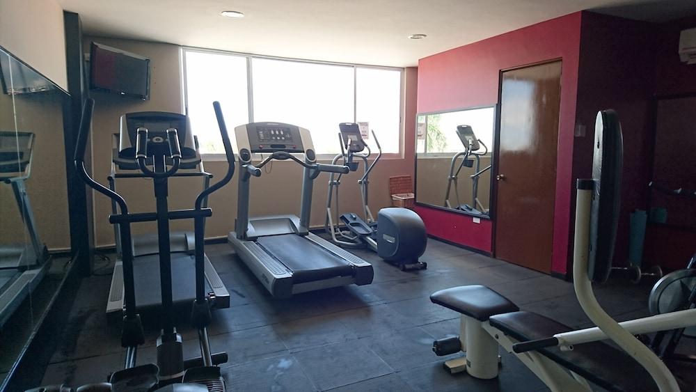 Wyndham Executivo Culiacán Екстериор снимка