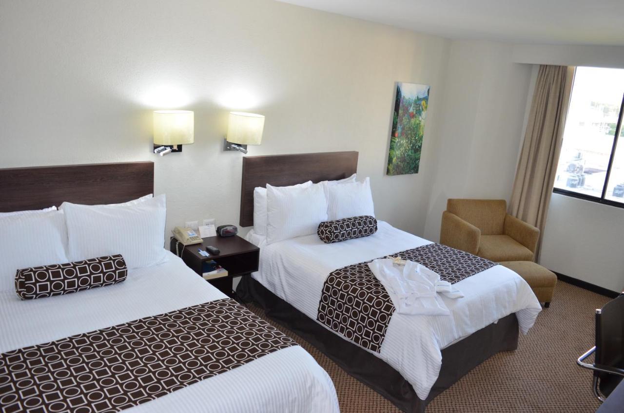Wyndham Executivo Culiacán Екстериор снимка