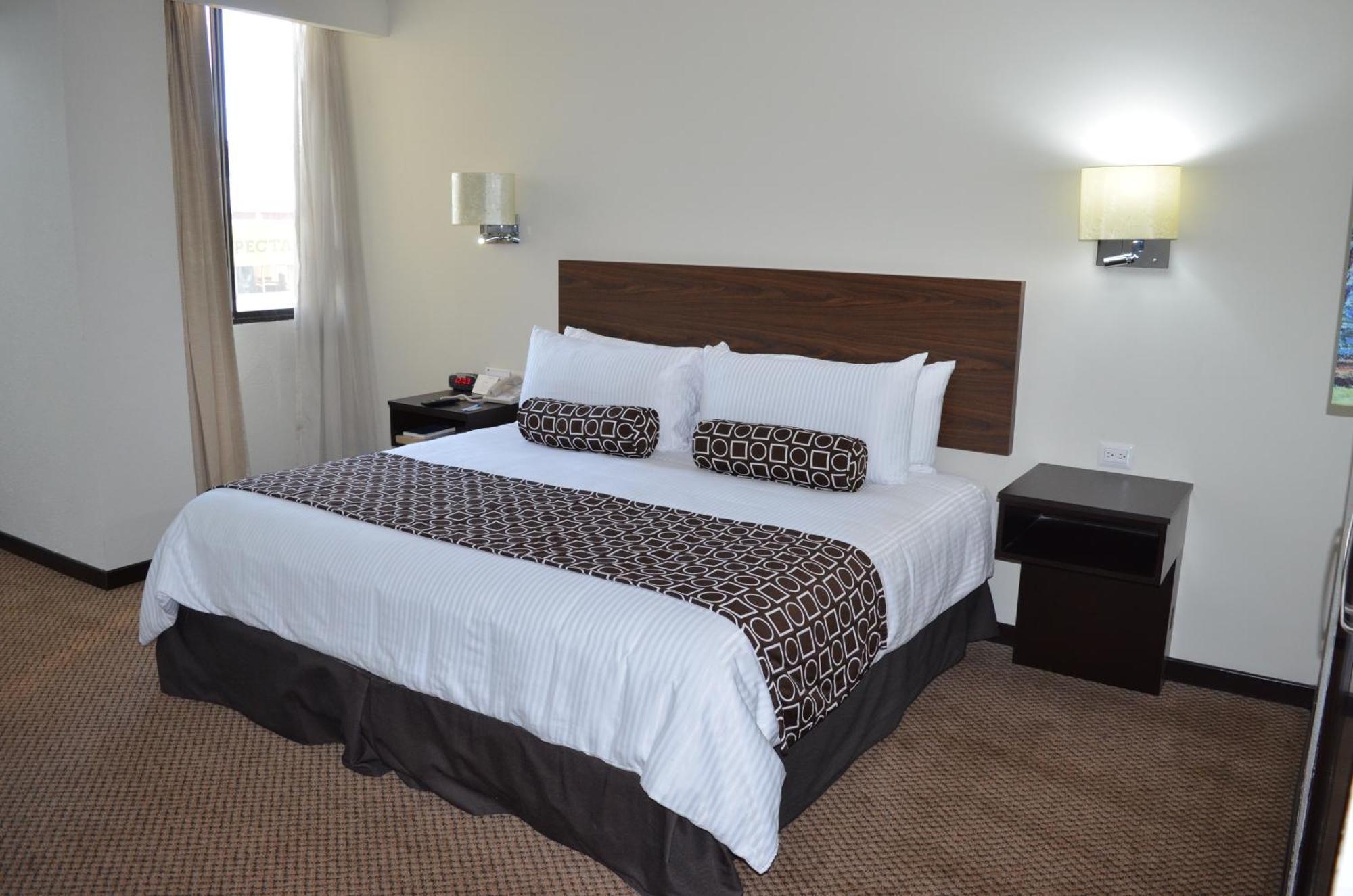 Wyndham Executivo Culiacán Екстериор снимка