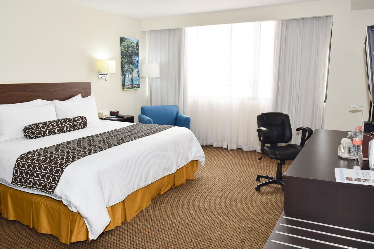 Wyndham Executivo Culiacán Екстериор снимка
