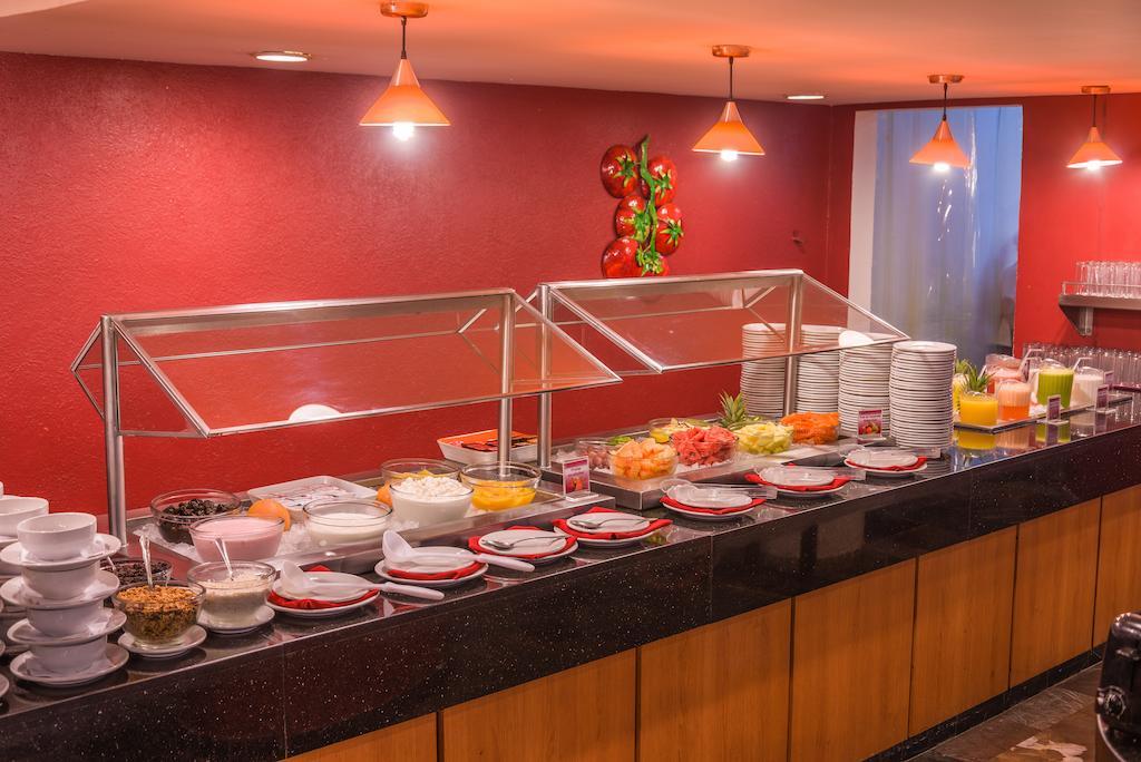 Wyndham Executivo Culiacán Екстериор снимка