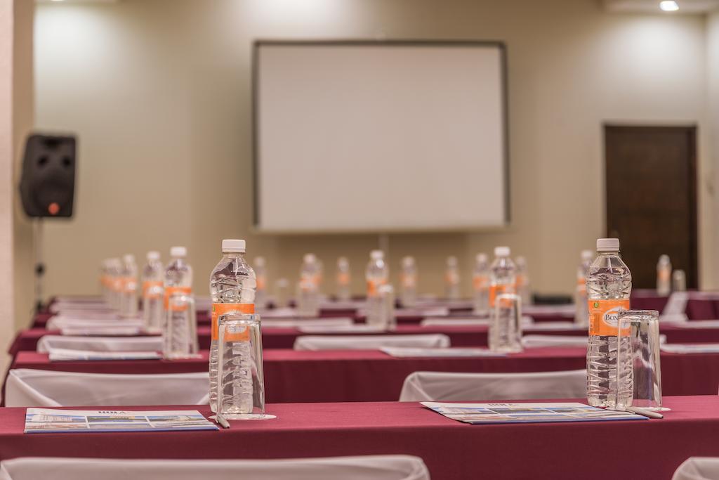 Wyndham Executivo Culiacán Екстериор снимка